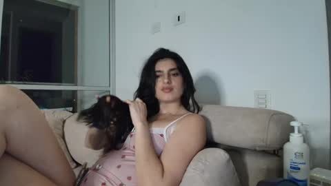 hollyshit_ online show from November 18, 1:17 am