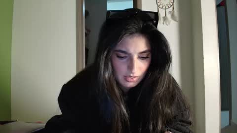 hollyshit_ online show from March 26, 1:19 am