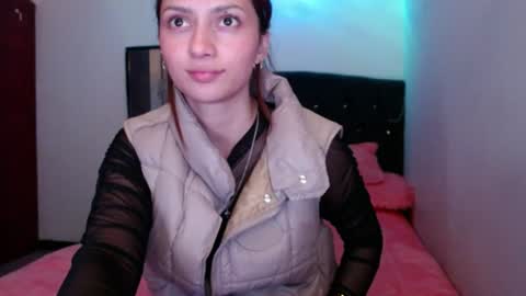 holy_julii online show from July 12, 5:30 am
