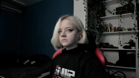 holy_mistresss online show from November 11, 9:06 am