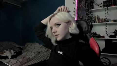 holy_mistresss online show from November 8, 10:20 am