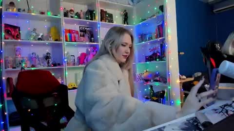 Rumi online show from December 17, 11:14 am