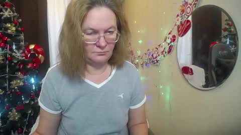 holymilfa online show from December 12, 7:19 am