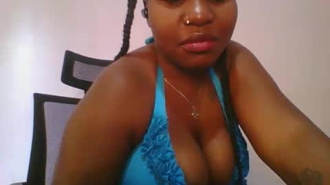 honey_beb online show from October 18, 7:11 am