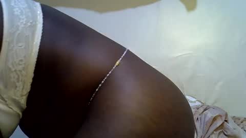 honey_dropp1 online show from May 24, 2:10 am