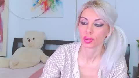 honey_lara online show from February 23, 4:57 am