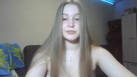 honey_lolaaa online show from October 22, 2:33 pm