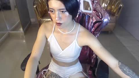 HONEY  online show from February 14, 2:12 pm