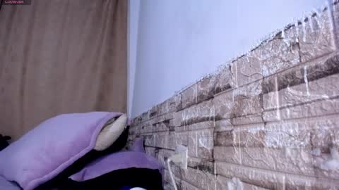 honeypussy3021 online show from April 1, 8:26 am