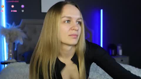 honeyshhh online show from November 13, 6:56 am