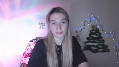 honeyveil online show from February 2, 8:30 pm