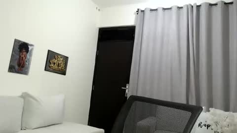 horny_princcess online show from November 1, 6:06 am