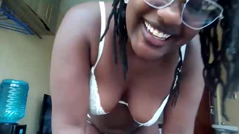 Lucy online show from October 30, 6:05 am