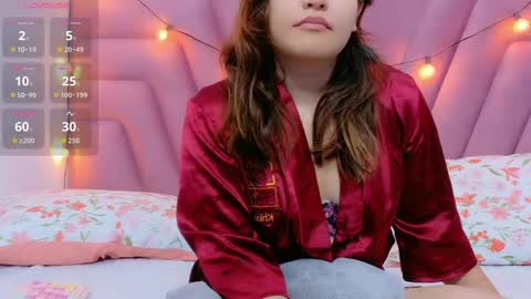 Khloe  online show from October 22, 12:32 pm