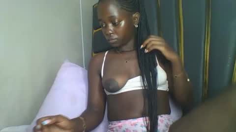 Bella online show from December 3, 8:00 pm