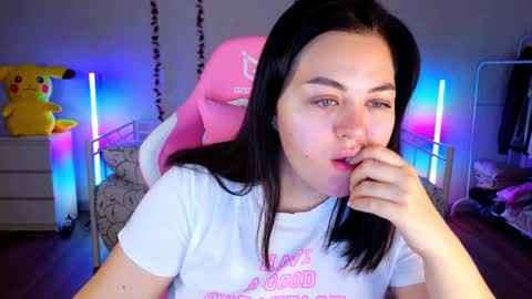 Snapshot of hornycakee chatting on December 3, 2:12 am HornyCakee online show from December 3, 2:12 am