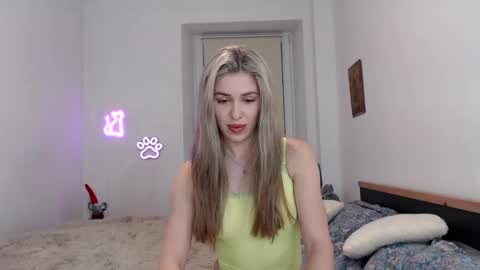 Snapshot of hot_berry69 chatting on February 5, 10:33 pm Dashka online show from February 5, 10:33 pm