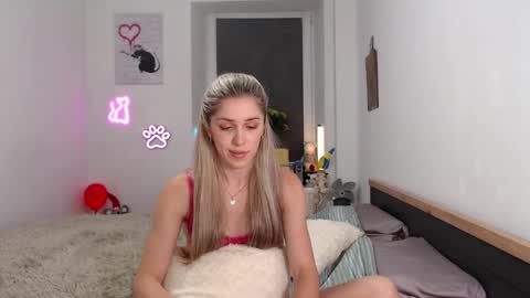 Snapshot of hot_berry69 chatting on September 20, 9:57 pm Dashka online show from September 20, 9:57 pm