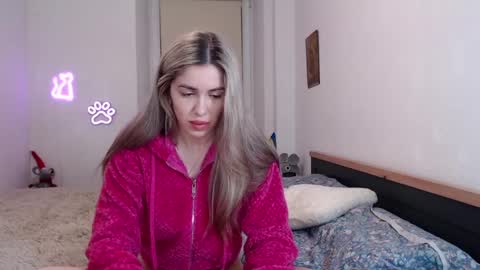 Snapshot of hot_berry69 chatting on March 9, 10:41 pm Dashka online show from March 9, 10:41 pm