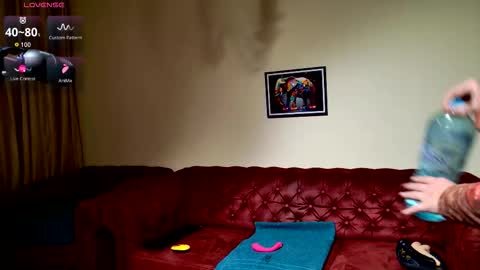 Snapshot of hot_hayde chatting on October 20, 8:45 pm Aly online show from October 20, 8:45 pm