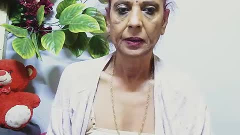 hot queen online show from July 13, 4:02 am