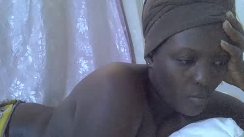 RAYLAH online show from April 15, 8:59 am