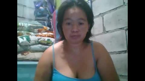 hotchicks4uxx online show from April 7, 12:12 am