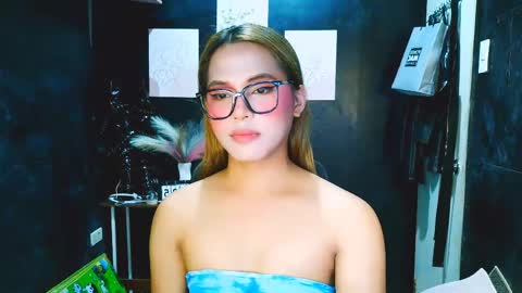 emily online show from April 6, 9:10 am