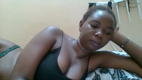 Queen online show from December 22, 1:09 am