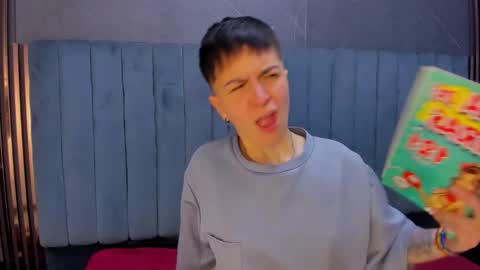 hannah online show from February 15, 4:48 am