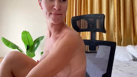 Kate  stream  1200 pm -800 pm UTC 7 online show from February 2, 7:41 am