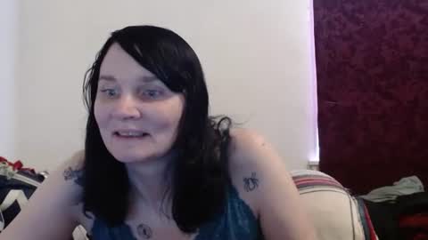 hotmodel1984 online show from January 7, 8:10 pm