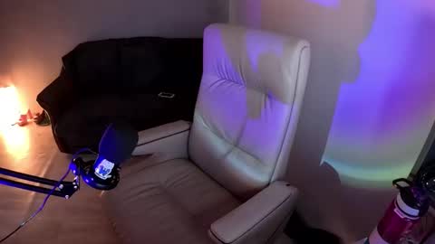 HotPrincess2hot online show from February 7, 11:25 am