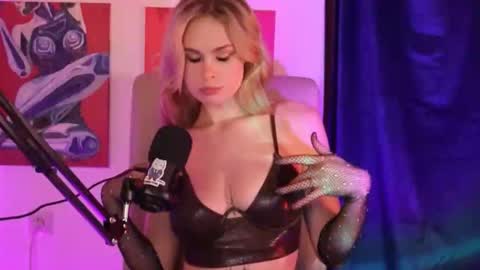 HotPrincess2hot online show from December 14, 4:57 pm