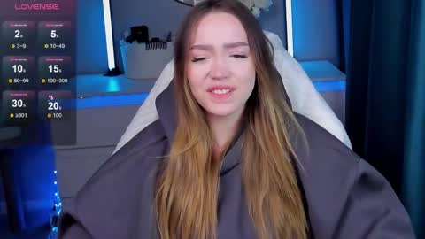 hello Im Eva online show from October 3, 4:56 pm