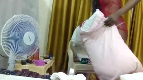 hottie_mammy online show from December 23, 10:52 am