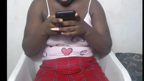 hottylissa1 online show from October 12, 7:05 pm