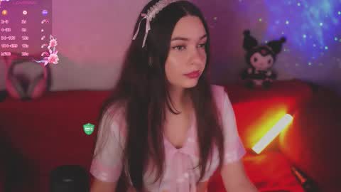 Mia online show from October 6, 5:29 pm