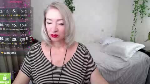 Snapshot of hunters_woman chatting on October 8, 2:10 pm Irena online show from October 8, 2:10 pm