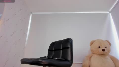 Tell Me Hanna  online show from October 31, 8:13 pm