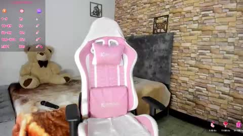 Snapshot of iam_luisa_ chatting on October 9, 6:17 am Luisa online show from October 9, 6:17 am