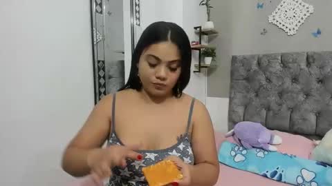 Snapshot of iam_mai chatting on December 27, 12:39 am iam_mai online show from December 27, 12:39 am