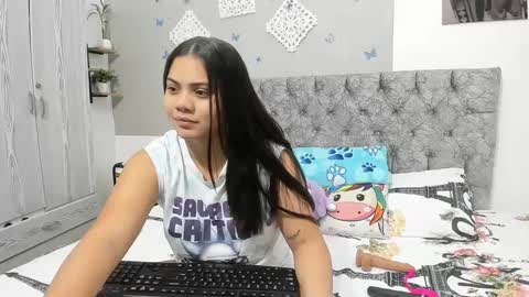 Snapshot of iam_mai chatting on February 17, 3:47 am iam_mai online show from February 17, 3:47 am