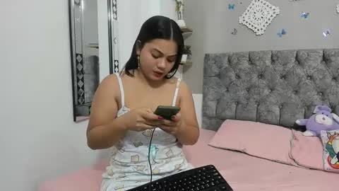 Snapshot of iam_mai chatting on January 19, 1:53 am iam_mai online show from January 19, 1:53 am