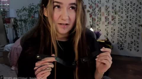 Snapshot of iam_meg chatting on December 24, 2:32 am Meg online show from December 24, 2:32 am