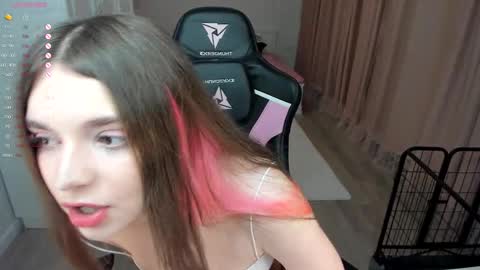 Cassie  STREAMS HERE EVERYDAY online show from November 20, 2:45 am