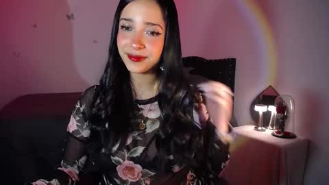 Snapshot of iamroxanne chatting on December 18, 1:15 am Camila online show from December 18, 1:15 am