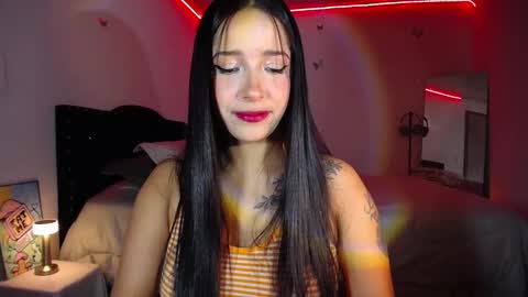 Snapshot of iamroxanne chatting on February 24, 4:58 am Camila online show from February 24, 4:58 am