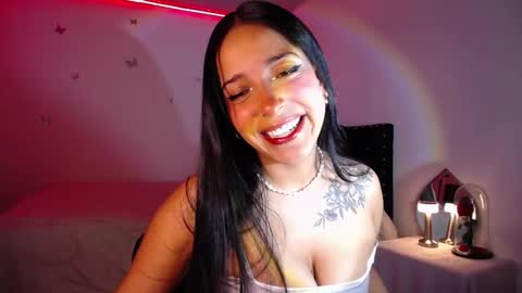 Snapshot of iamroxanne chatting on December 29, 3:11 am Camila online show from December 29, 3:11 am