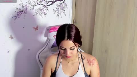 Snapshot of iamstephanie13 chatting on February 16, 2:33 am Steph - Online Again  - 4 DECEMBER online show from February 16, 2:33 am